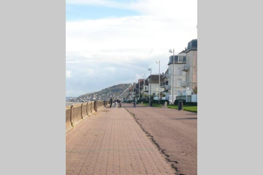 La maison bleue Cabourg Eksteriør billede